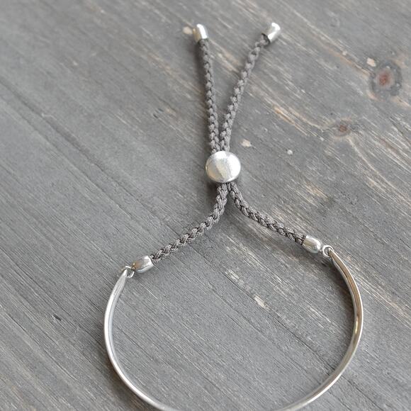 Monica Vinader ID Friendship Bracelet Engraved Strong In Faith Beige Cord Gift - Picture 2 of 9